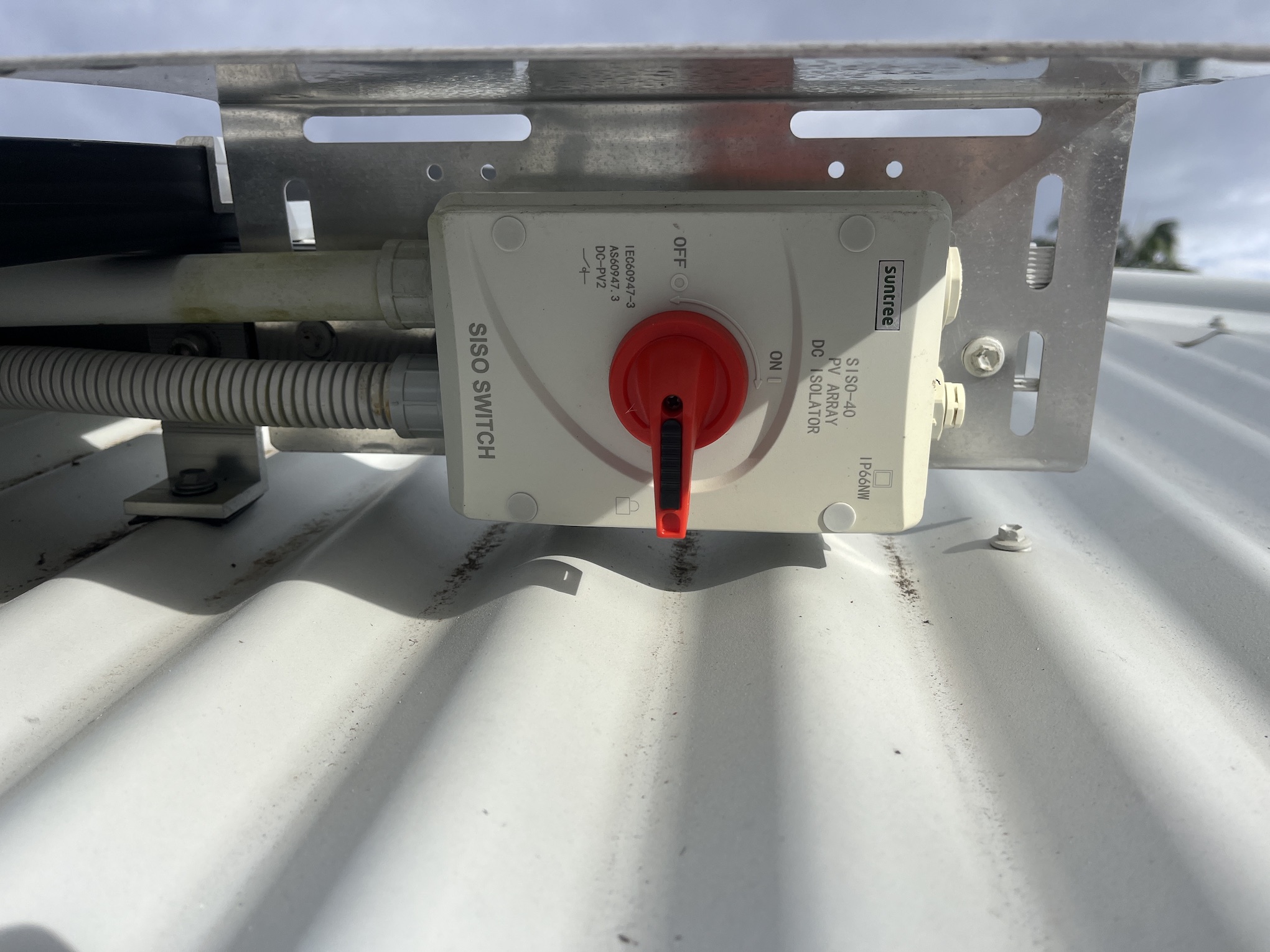 Solar Array Isolator Switch